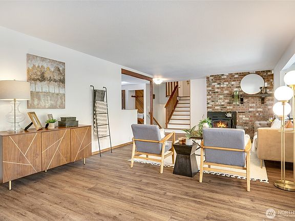3rd image of 2901 Wollochet Drive NW