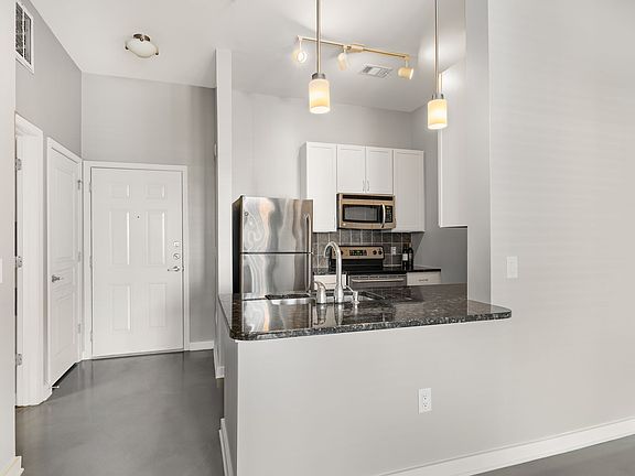 3rd image of 3000 Vanderbilt Pl APT 122