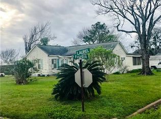 417 Fisher St, Matagorda, TX 77457