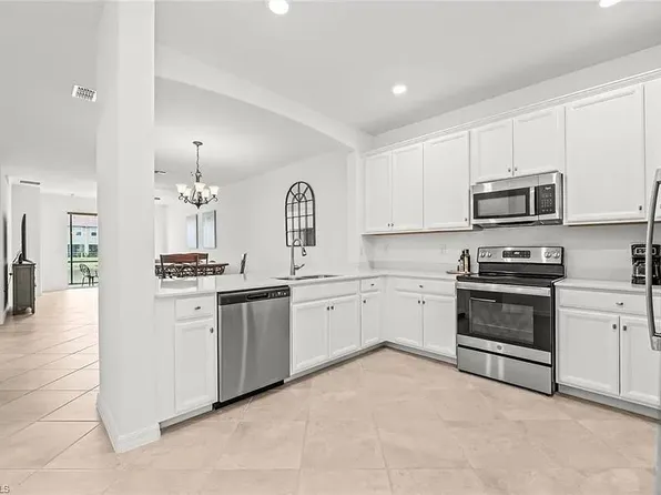 2605 Vine Ave, Naples, FL 34120