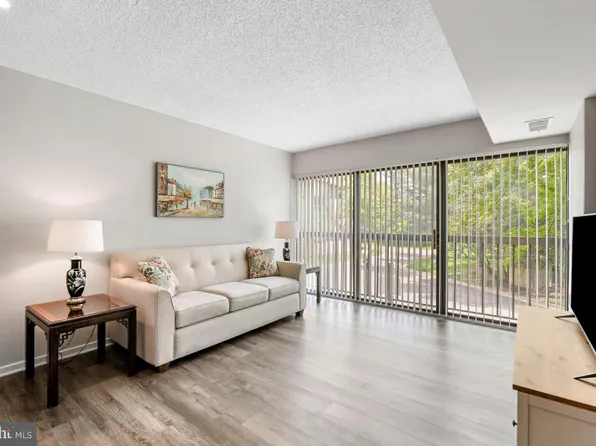 2921 N Leisure World Blvd #1224, Silver Spring, MD 20906