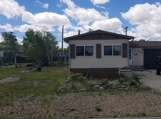 1009 Diamondville Ave, Diamondville, WY 83116