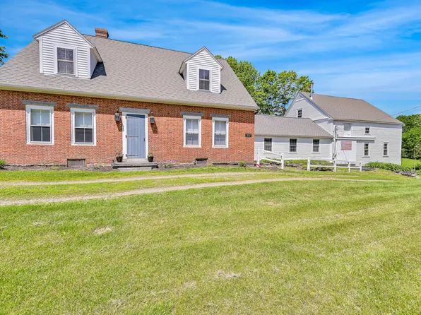 882 Oakland Road, Belgrade, ME 04917