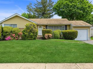 809 Van Buren Ave, East Meadow, NY 11554