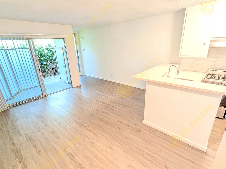 362 S Rexford Dr #9 — Photo 11