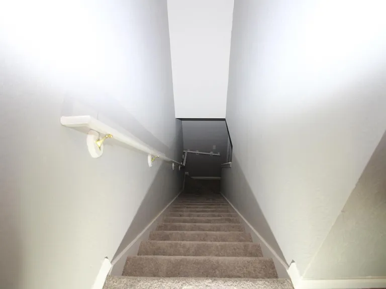 394 Brookview Dr — Photo 18