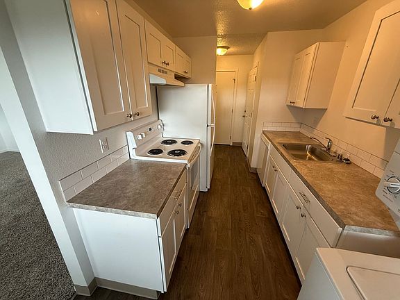5th image of 1101 Pacific Ave N #27