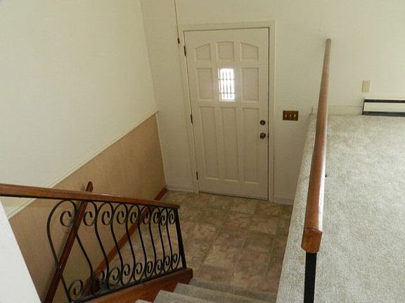 5th image of 708 Glenmore Ave