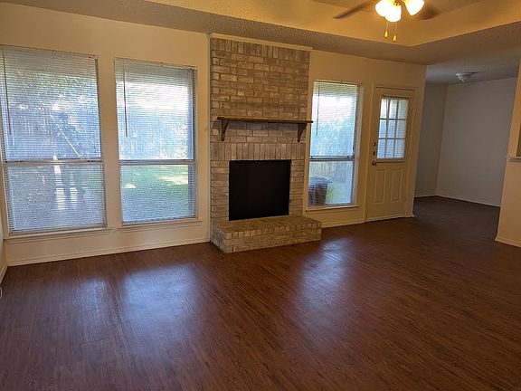 2nd image of 1002 Mitchell Ln