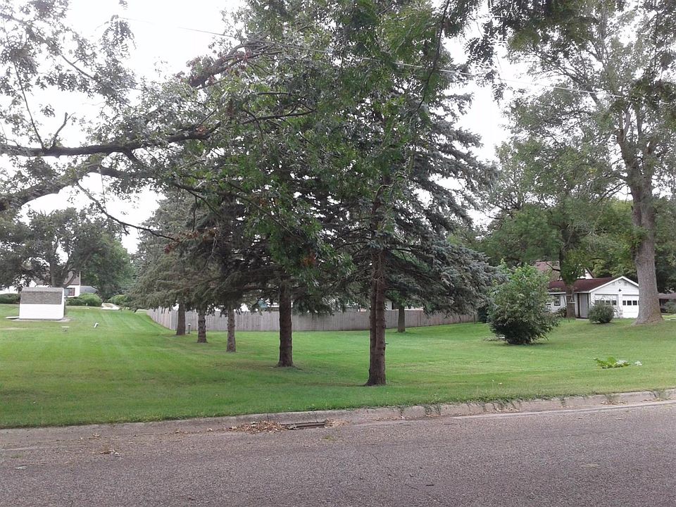 2nd image of 408 3rd St SW