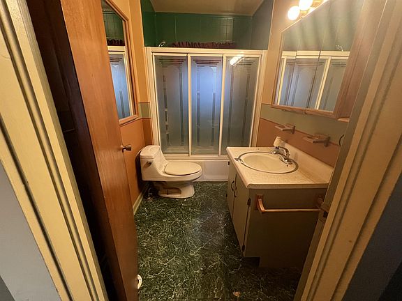 2nd image of 693 Franklin Ave