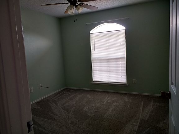 4th image of 8921 Sun View Dr