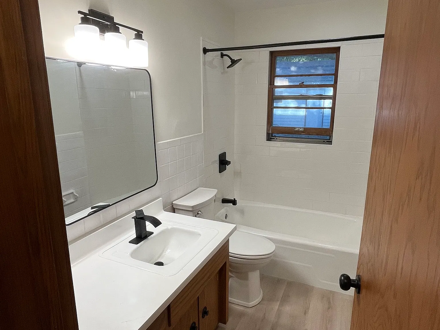 3 bed, 1200 sqft, $2,149 — Photo 2