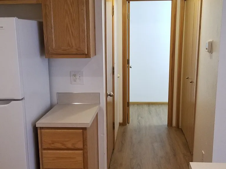 525 Helen St — Photo 8