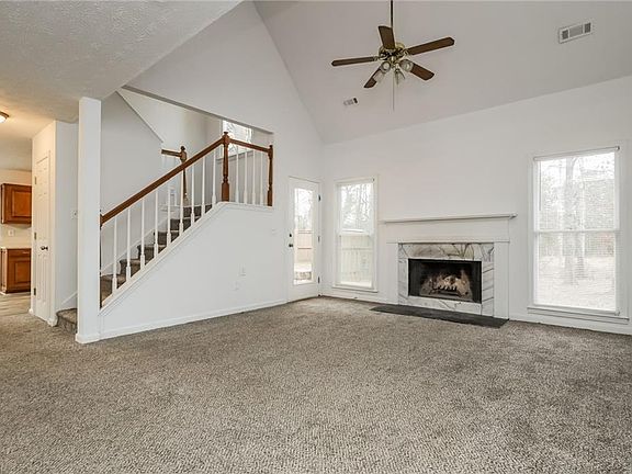 5th image of 160 Princeton Way