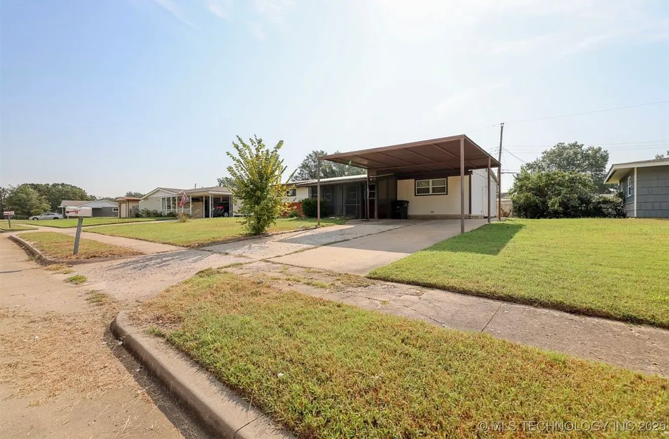 3 bed, 1350 sqft, $1,000 — Photo 2