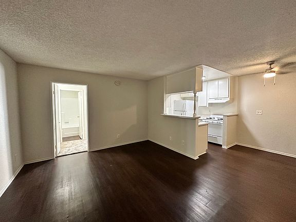 5th image of 17816-17820 Merridy St #820-18