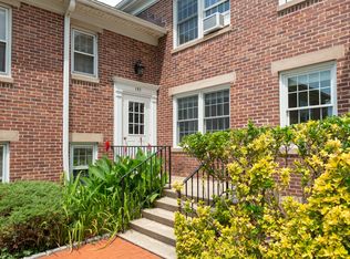 192 Park St APT 6, New Canaan, CT 06840