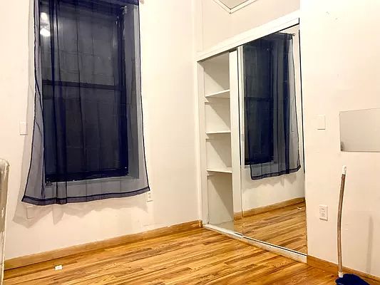 5th image of 125 Graham Ave APT 2