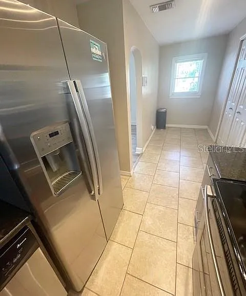 102 W Elm St — Photo 19