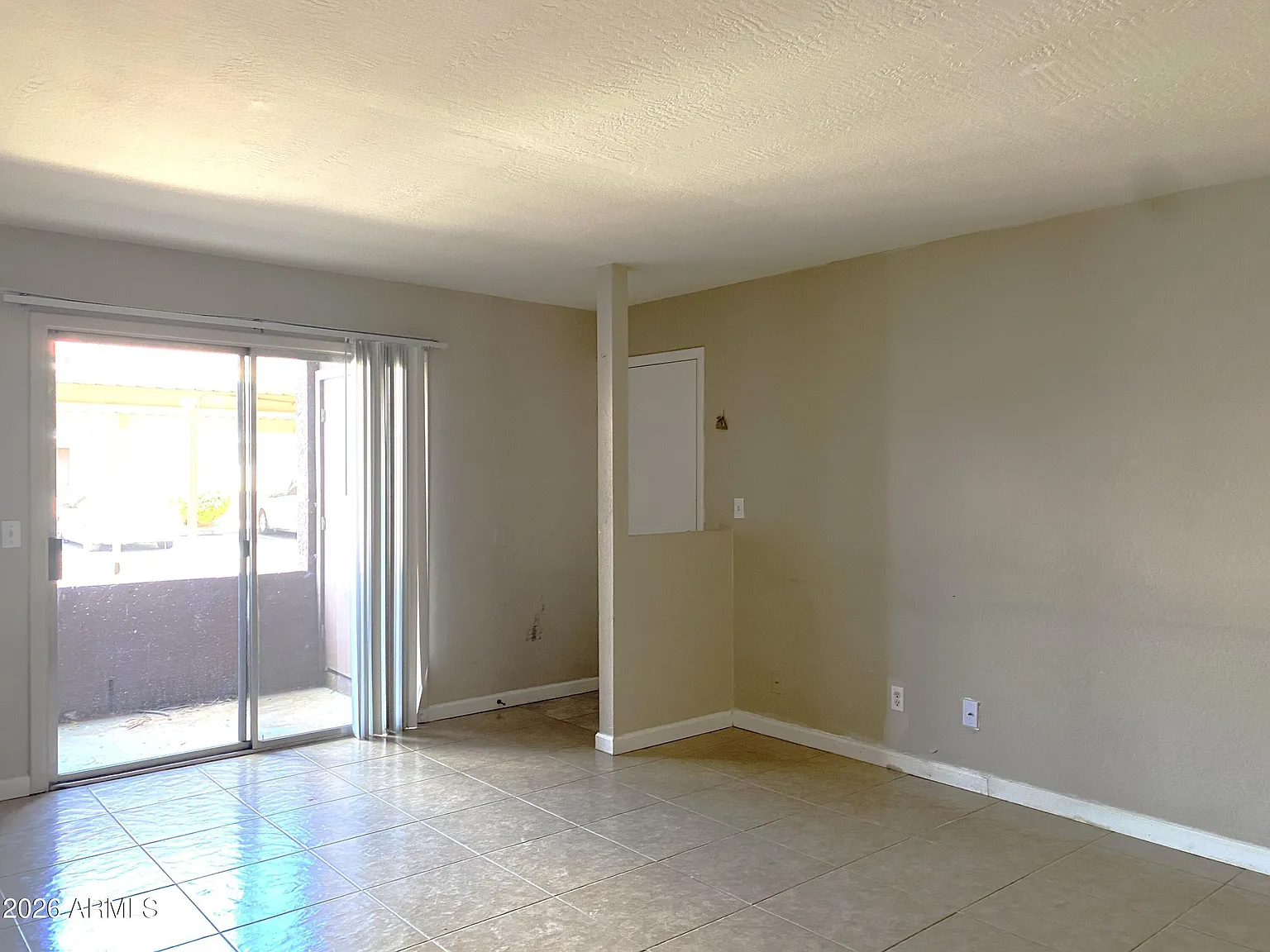 3 bed, 2.0 bath, 1136 sqft, $1,300 — Photo 2