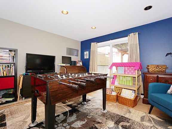 4th image of 32 Francine Ln