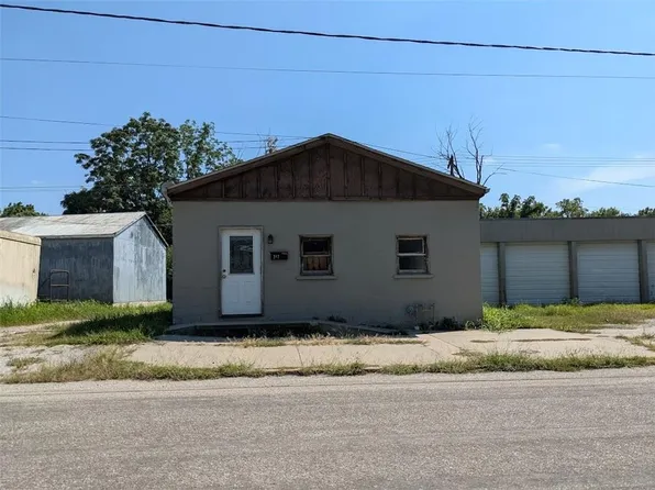 917 Miami St, Leavenworth, KS 66048