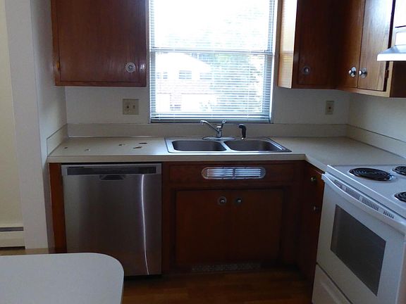 4th image of 1330 Saint Paul Ave APT 106