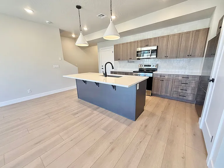 3934 E Fossil Way — Photo 9