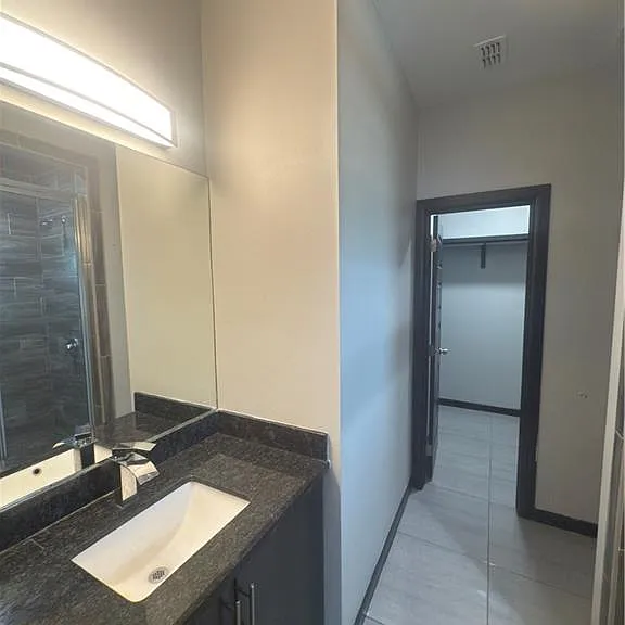 809 E La Cantera Ave #4 — Photo 5