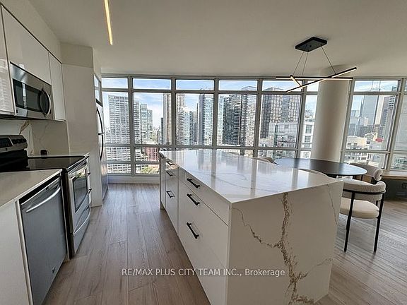 4th image of 397 Front St W #3309