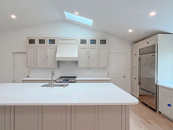 4th image of 1730 Chesterford Way