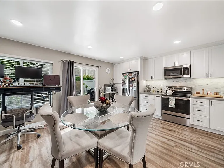 700 W Walnut Ave #59 — Photo 8