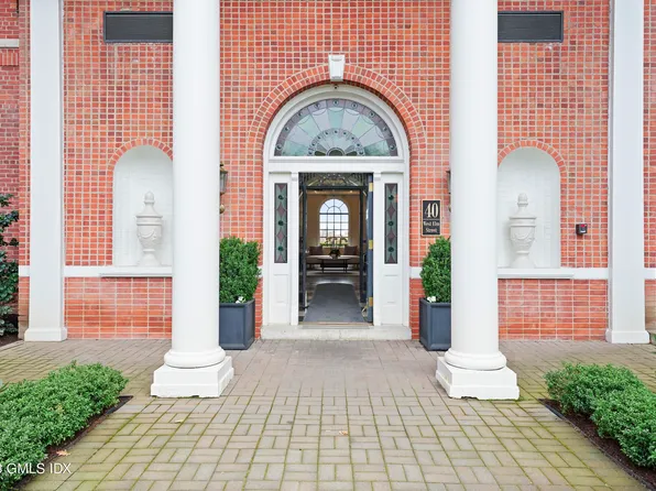 40 W Elm St APT 4B, Greenwich, CT 06830
