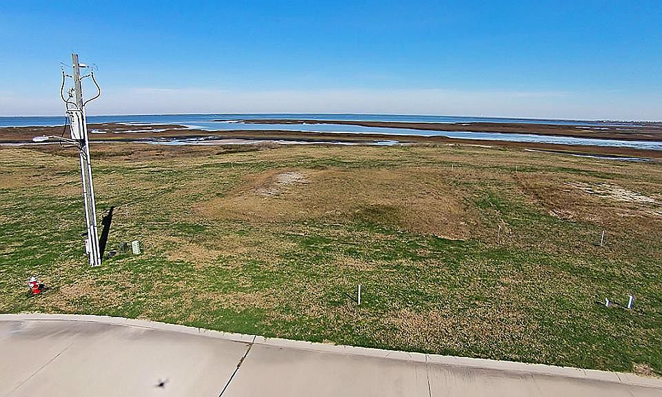 1st image of 3811 Curlew Dr