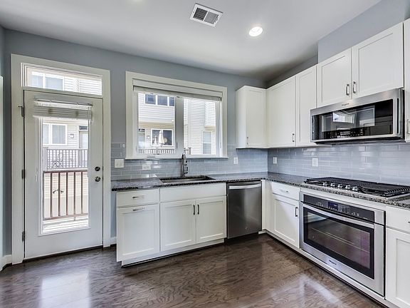 3rd image of 16580 Crabbs Branch Way