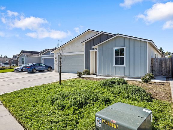 3rd image of 2635 S Cain Ct