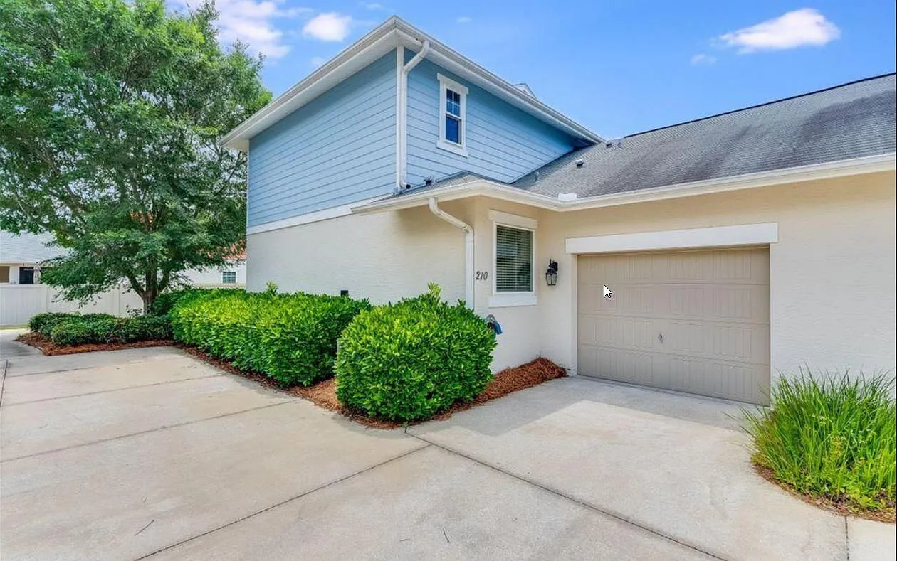 4 bed, 2128 sqft, $2,940 — Photo 2