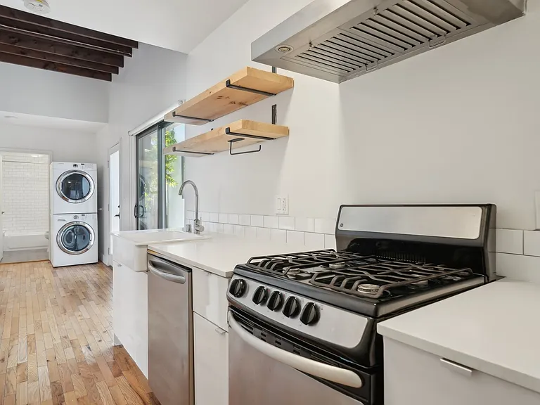 251 Rosemont Ave #1/2 — Photo 6