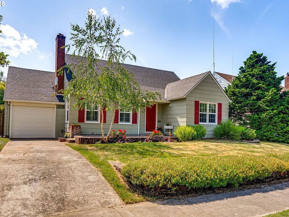 洋書 Mountain Houses 7067 N Dwight Ave, Portland, OR 97203 | Zillow