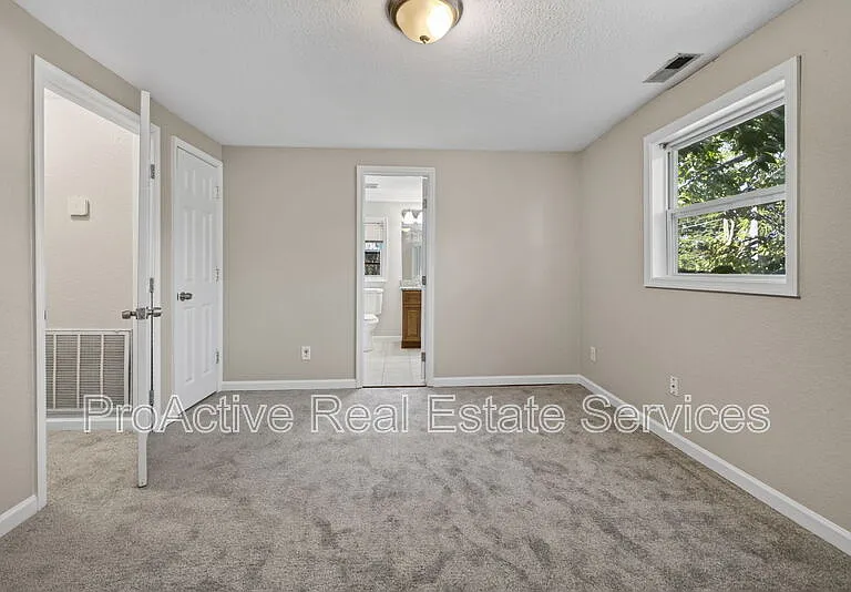 1065 Lindenwood Ave — Photo 23