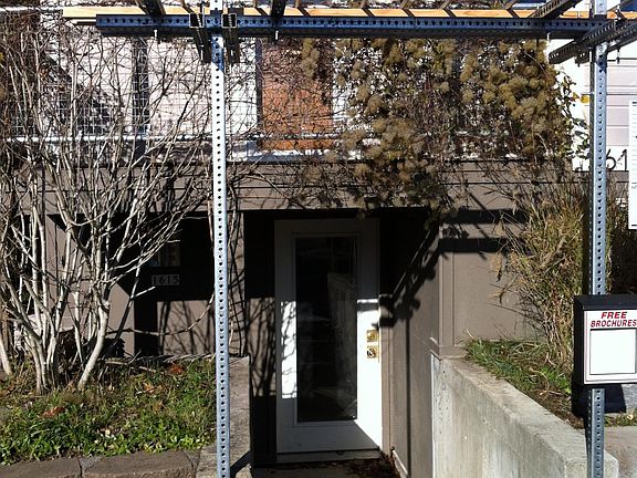 1615 Tacoma Street Front Entrance and sitting area