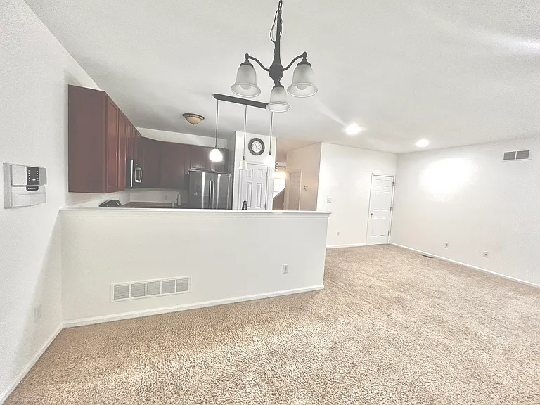 1077 Tudor Dr — Photo 6