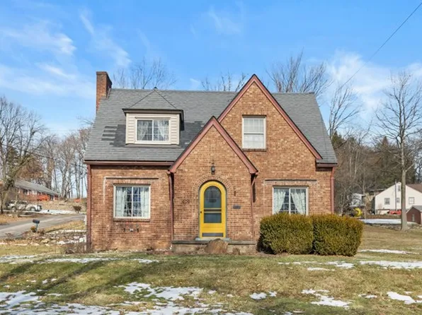 600 Woodside Ave, Ellwood City, PA 16117