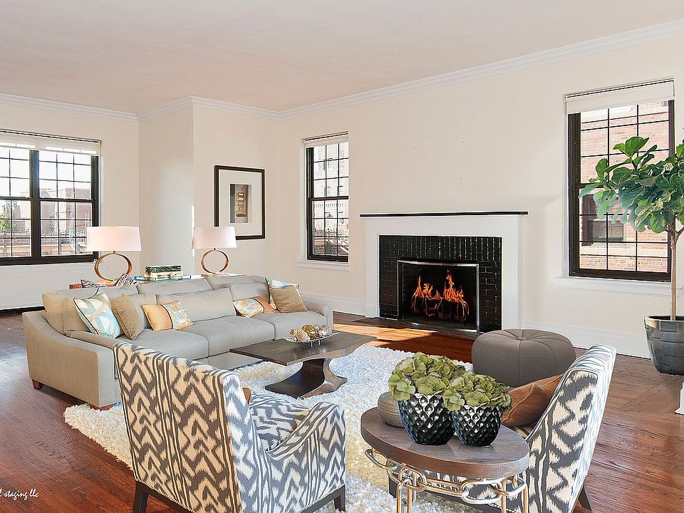 1st image of 415 W 23rd St