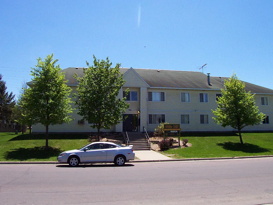 915 Spring Rd #206