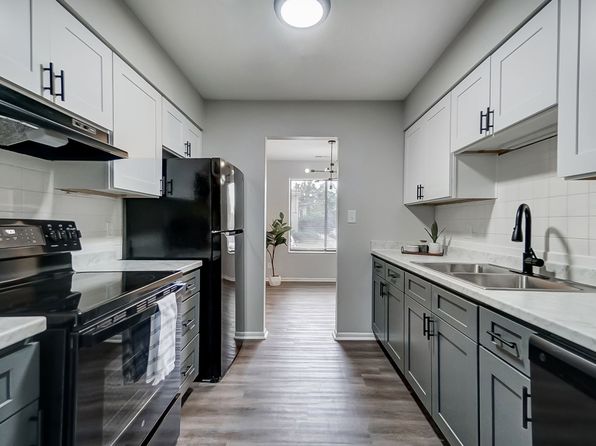 220 E Hoover Dr #371