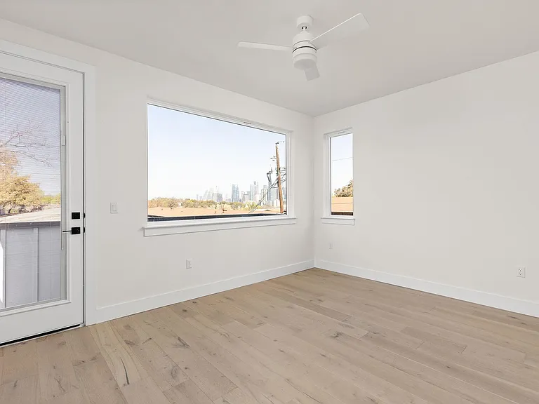 1402 Summit St #B — Photo 15
