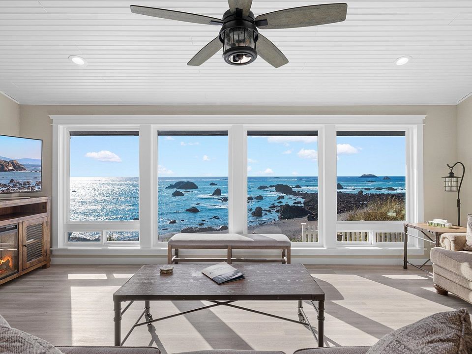 1st image of 520 S Pebble Beach Dr