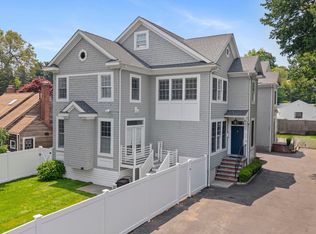 868 S Pine Creek Rd, Fairfield, CT 06824